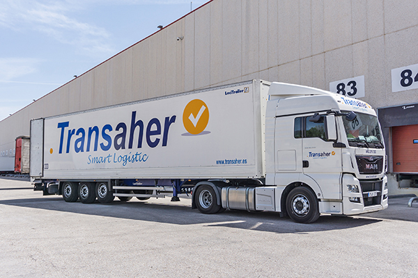 Transaher cuenta con 250.000 m2 de almacenes y más de 1.000 vehículos de distribución.