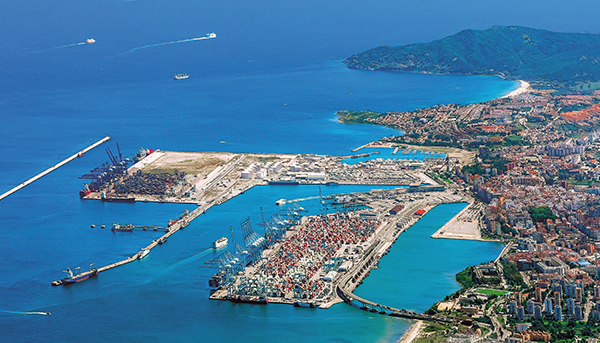 Imagen aérea del puerto de Algeciras.
