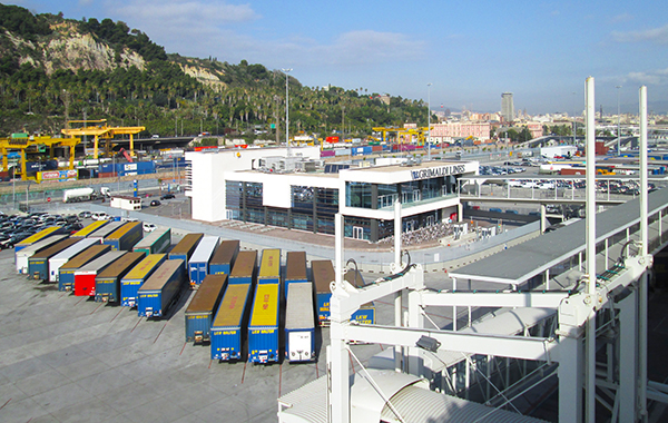 Terminal de Grimaldi en el muelle Costa. 