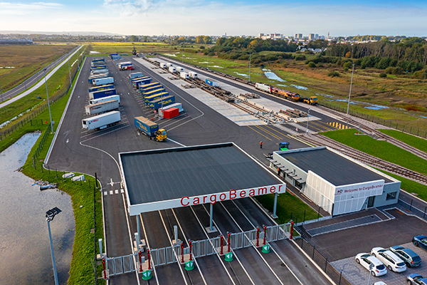 Su primera terminal propia en el puerto de Calais. 