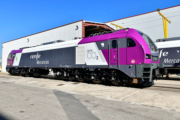 Imagen de una locomotora de Renfe Mercancías.