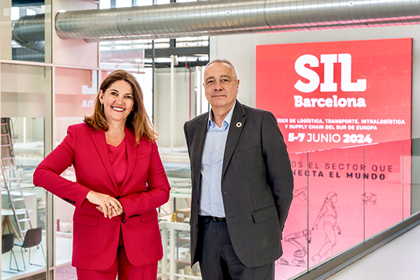 Blanca Sorigué y Pere Navarro ayer en la presentación del SIL.