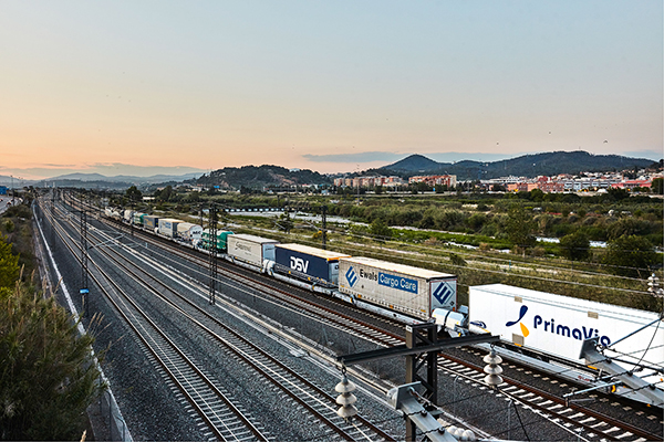 Operativa ferroviaria en la terminal intermodal de Adif de Can Tunis (Barcelona).