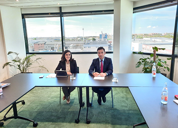 Jaime Colsa y María Luisa Romero, consejero delegado y directora general de Palibex, en las instalaciones centrales de la compañía en Madrid. 