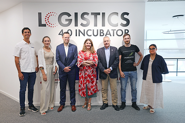 Blanca Sorigué y Pere Navarro con las cuatro nuevas incorporaciones, Grasshopper Air Mobility, Total Logistiks, Controlt y Grone Global Logistics