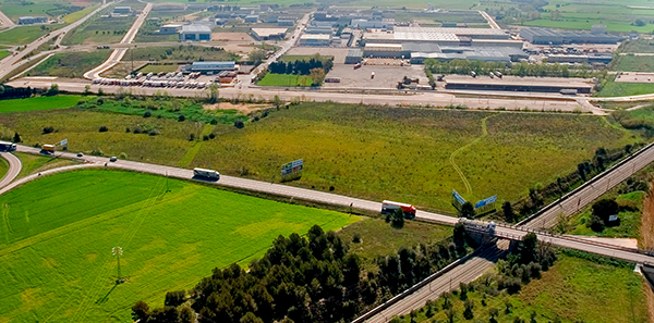 Vista aérea de la zona donde está la terminal de Vilamalla.