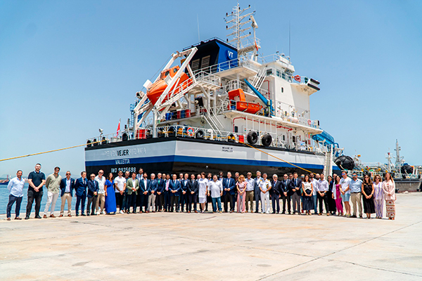 Presentación de la nueva gabarra de VT Shipping en Algeciras.