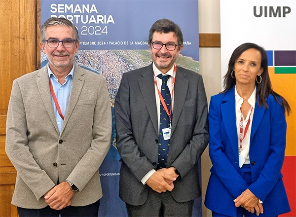 César Díaz, presidente de la Autoridad Portuaria de Santander, Álvaro Rodríguez Dapena, presidente de Puertos del Estado, y Beatriz Corredor, presidenta de Redeia.