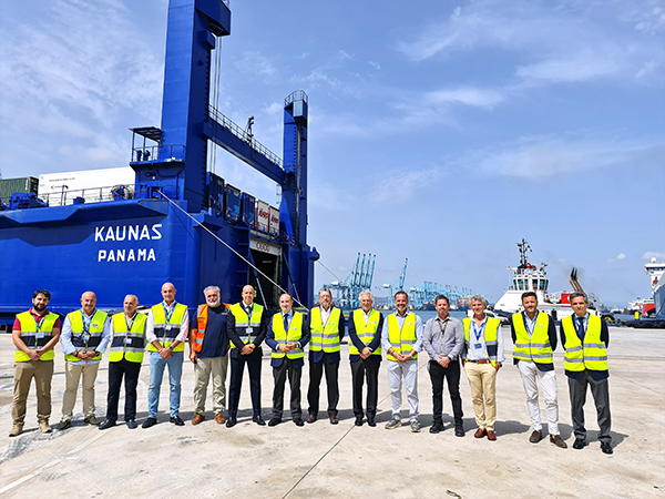 Presentación del nuevo carguero en el puerto de Algeciras.