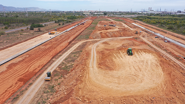 Obras del nuevo acceso ferroviario por el sur al puerto de Castellón.