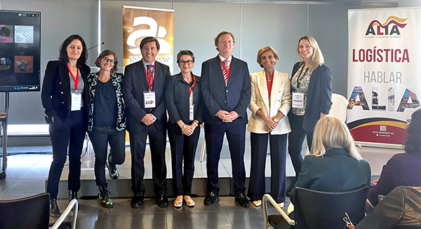 Representantes de la junta directiva de Melyt (Mariló Montero, Nuria Fuentes, Mar Chao, Nuria Lacaci y Eefke de Valk, junto a Eduardo Corella y Ángel Gil, presidente y gerente de ALIA Aragón, respectivamente. 