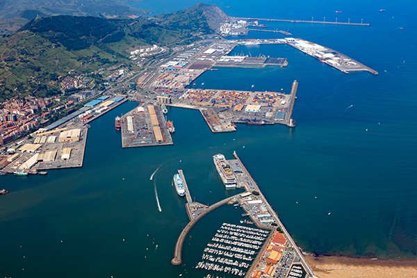 Vista aérea del puerto de Bilbao.