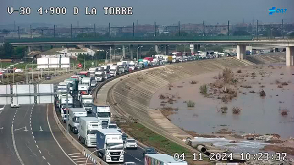 Colapso en la mañana de ayer en la autovía V-30 de Valencia.