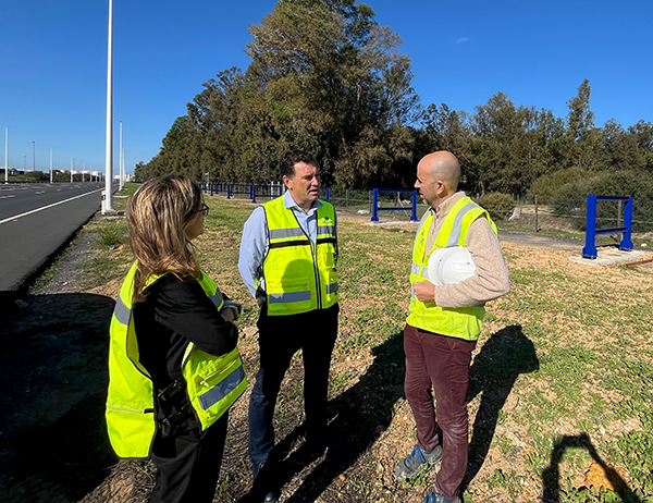 Alberto Santana, en la visita a las obras.