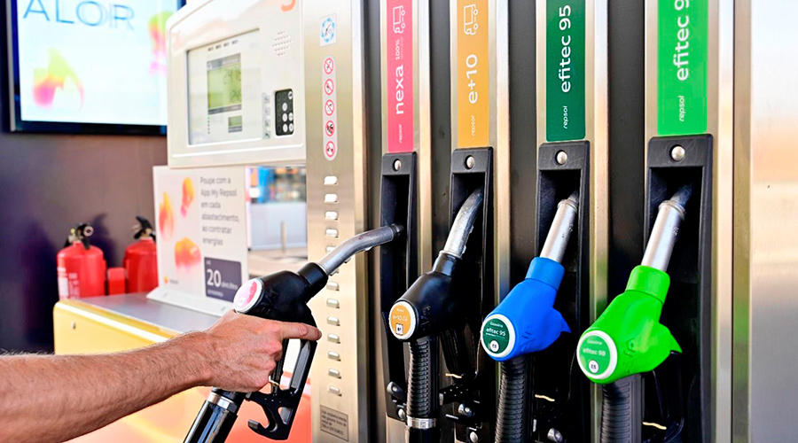 Destacada TpagSEC32-33 f01 Surtidor Repsol