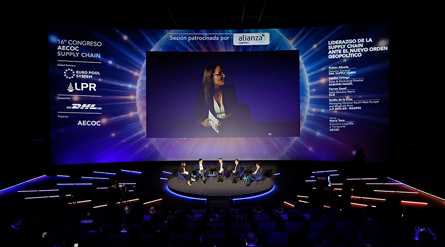 ROGER CASTELLON
PHOTOGRAPHER
+34 630 567 264
info@rogercastellon.com
www.rogercastellon.com